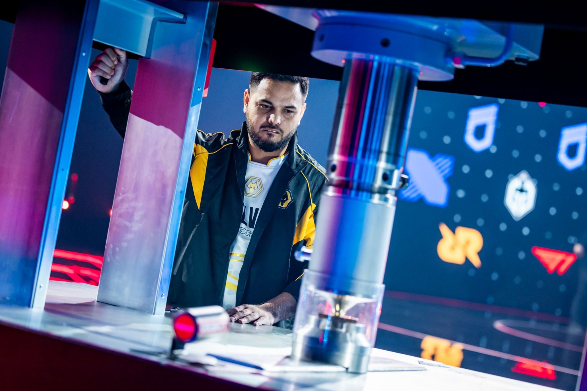 Bilal competing on stage at a Tekken event