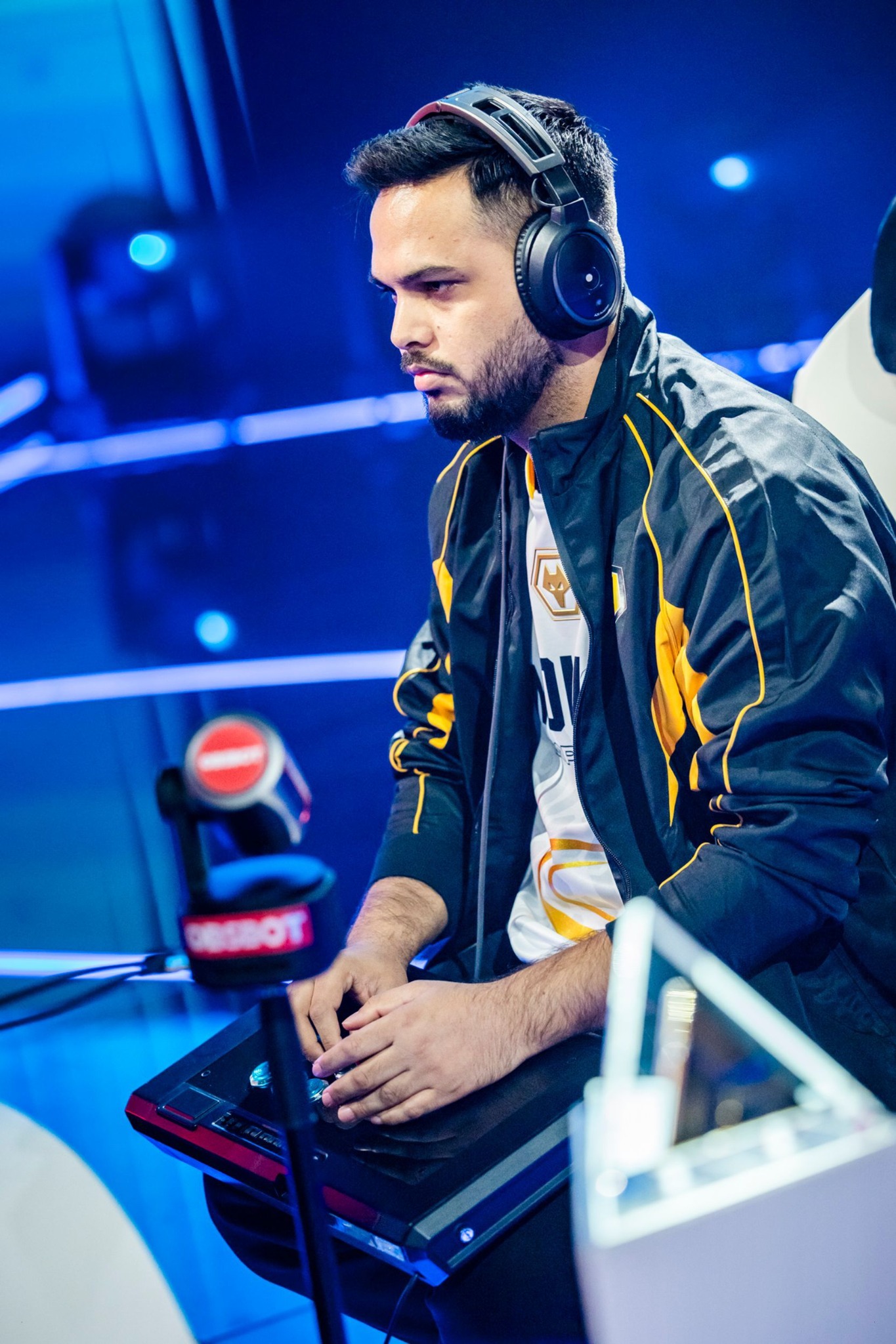 Bilal focused during a Tekken competition